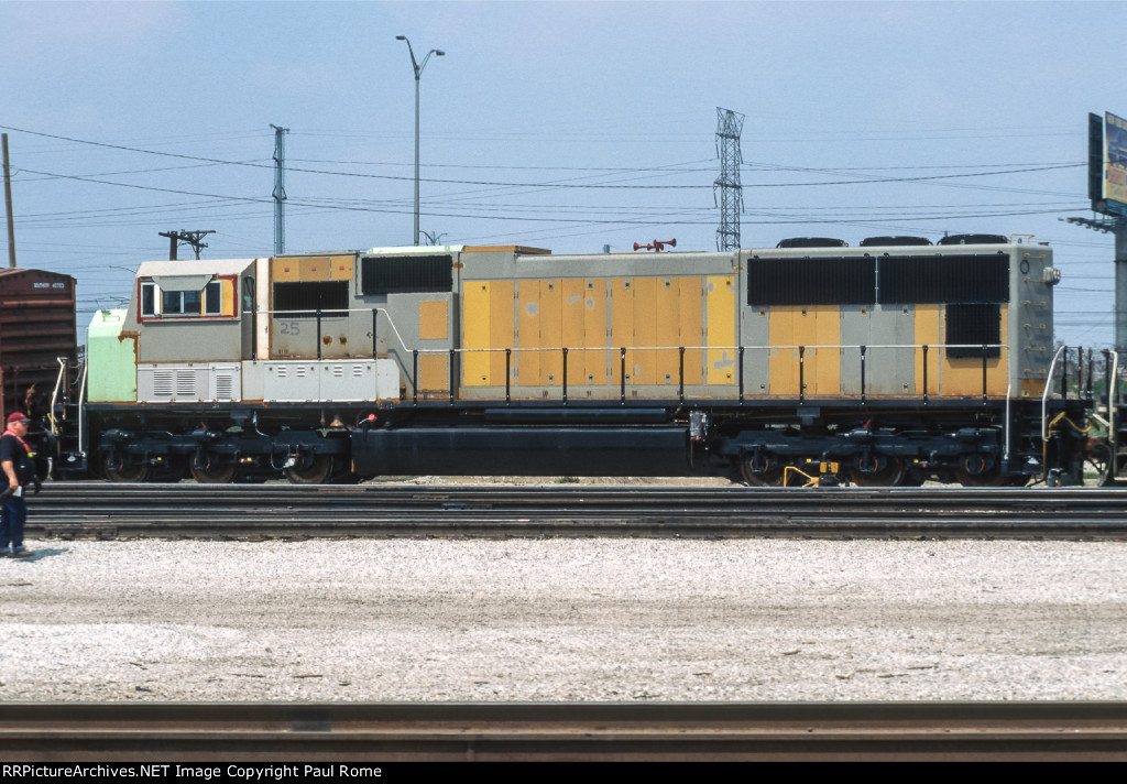NYSW 4054, EMD SD70M, New enroute to VMV Paducah Shops for contract paint work, seen here at GM&O/IC Glenn Yard